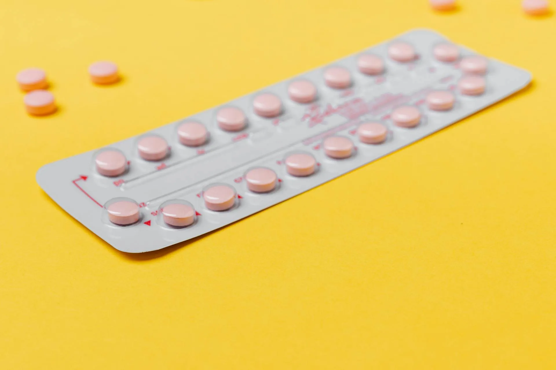 Co&nbsp;to&nbsp;jest antykoncepcja hormonalna – ściągawka dla najmłodszych pacjentek