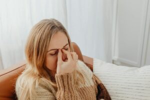 Jak odróżnić przeziębienie od&nbsp;grypy – objawy, przebieg i&nbsp;profilaktyka