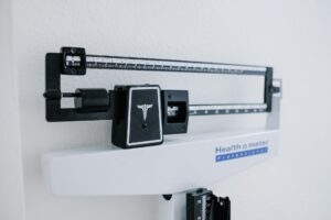 Przyrost masy ciała – przyczyny metaboliczne, hormonalne i&nbsp;farmakologiczne